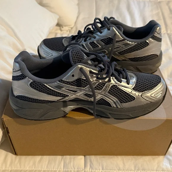 ASICS Men's Silver and Gray Athletic Shoes - Picture 5 of 8